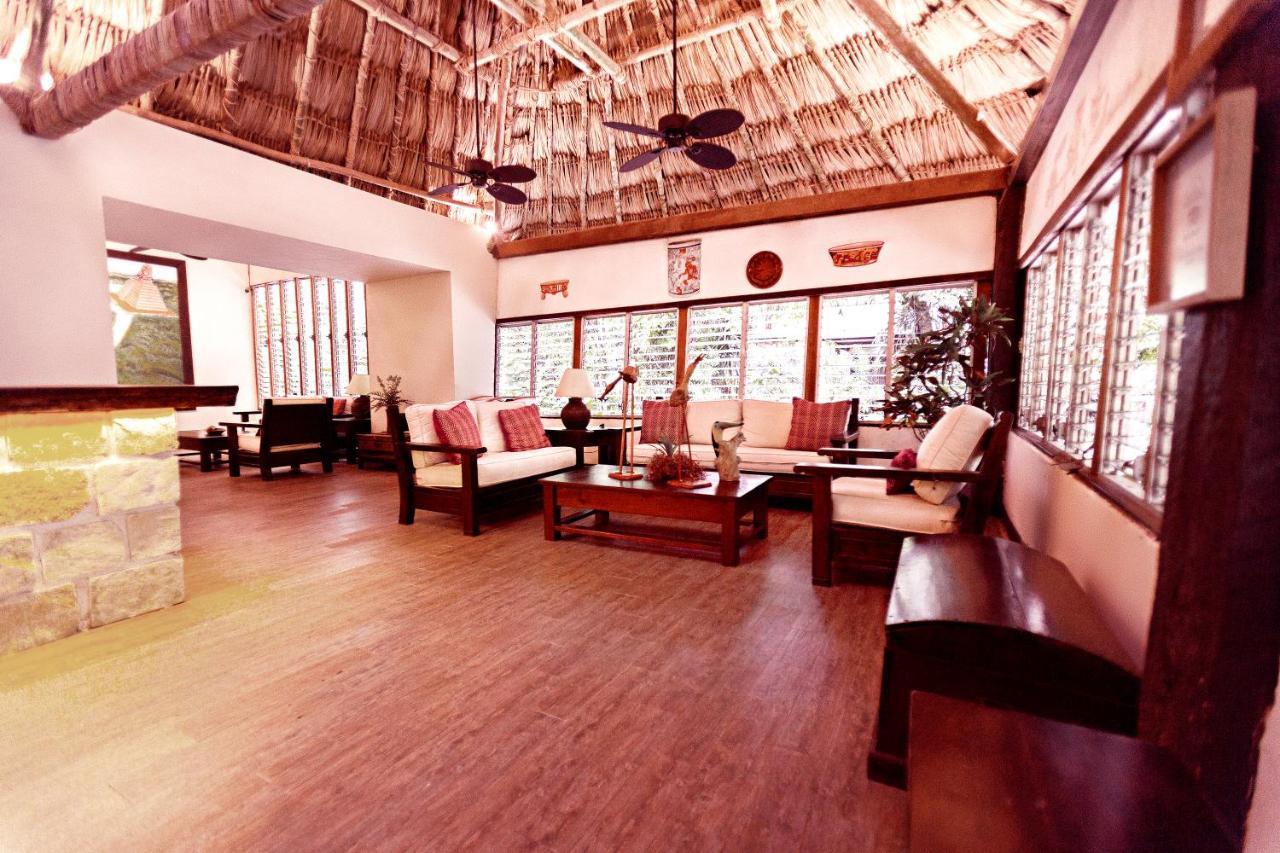 Hotel Jungle Lodge Tikal Exteriör bild